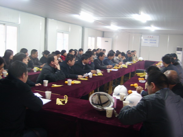南京棲霞區(qū)馬群街道辦到我公司進(jìn)行了考察，開展了有關(guān)科學(xué)發(fā)展觀的研討會
